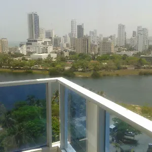 Moderno Frente Al Mar Apartamento